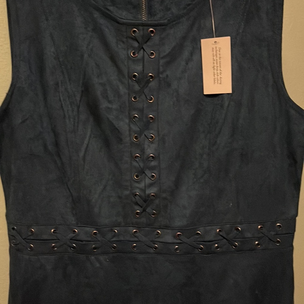 Dress - Picture 4 of 4